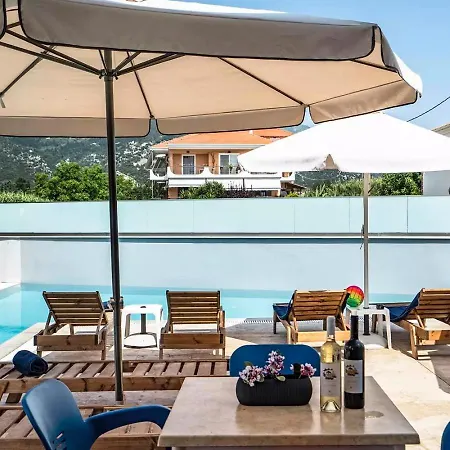 Papatsas Center * Nidrí